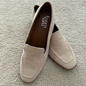 Franco Sarto Clarise Women’s leather slip on loafers, beige color SZ 9.5 M NWOT